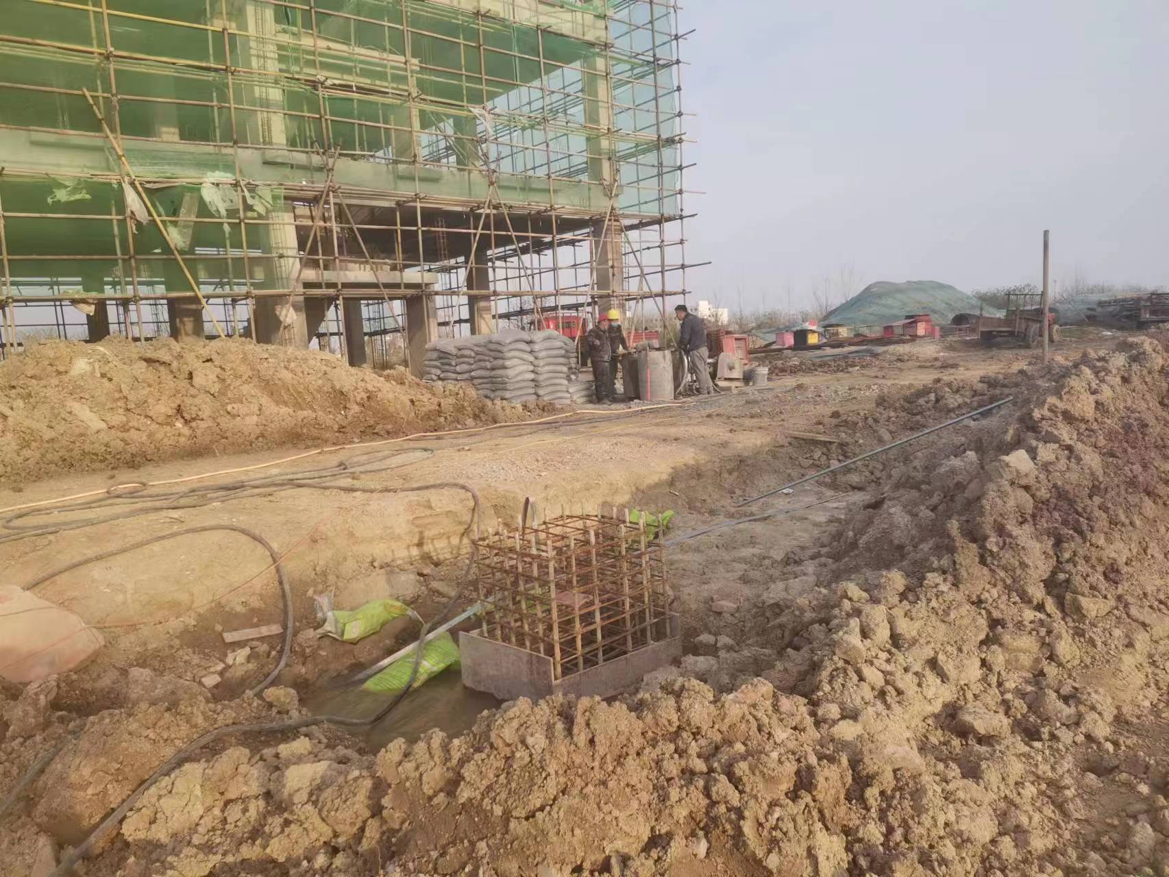 西山当桥梁出现裂缝的时候应该及时加固修补